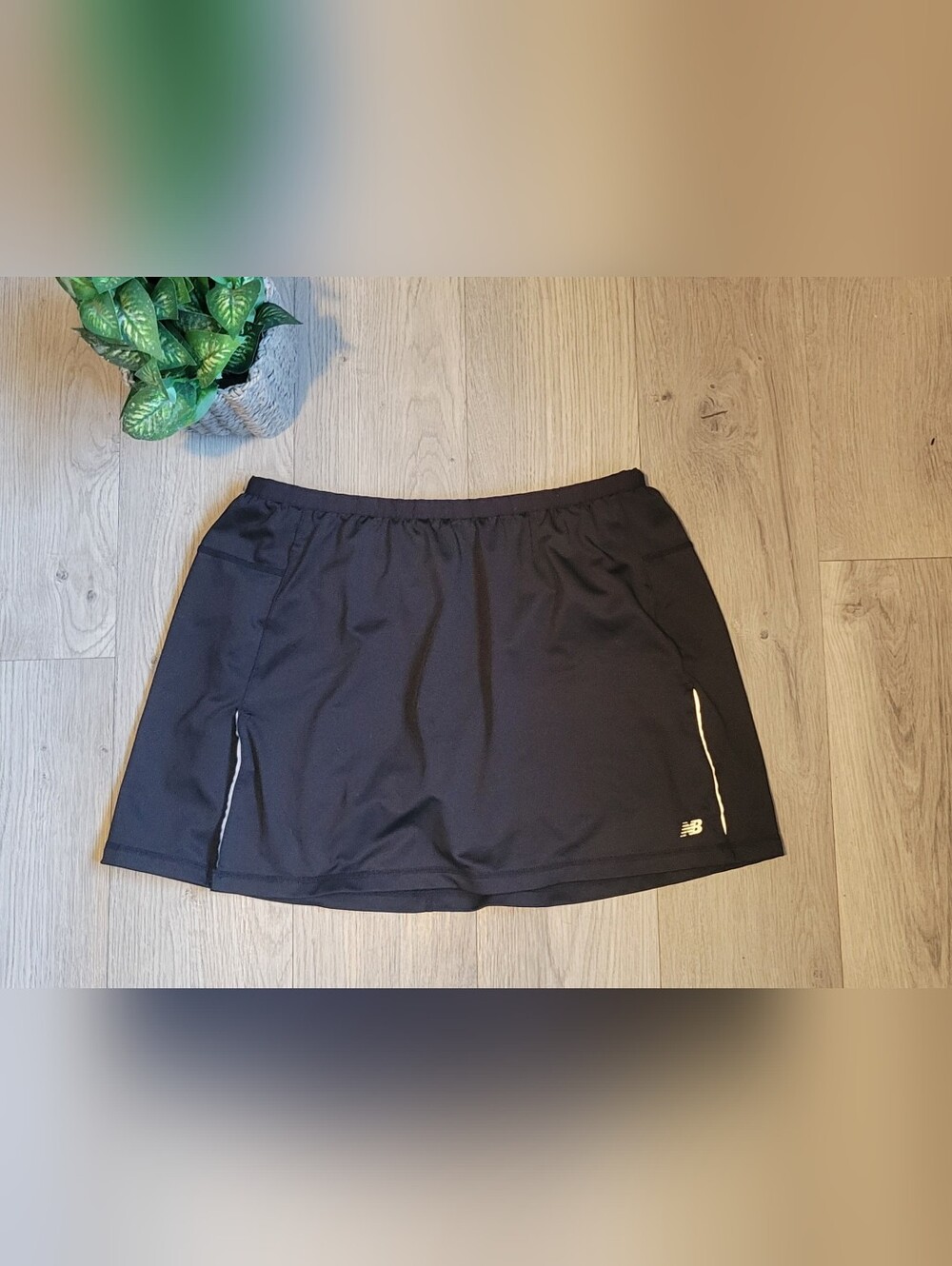New Balance Lightning Dry Black Athletic Skorts (Skirt + Built-in Short), Medium - Picture 3 of 16